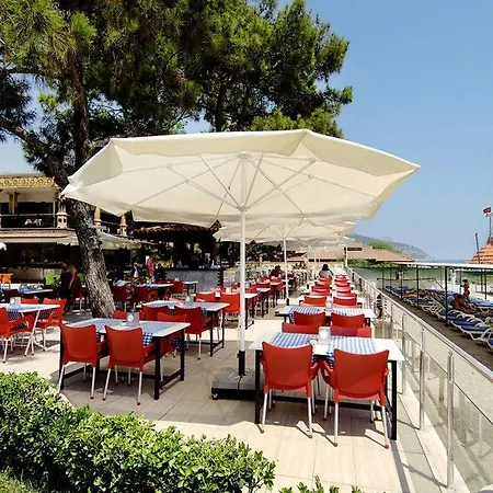 Catamaran Quality Times Rezort 5*