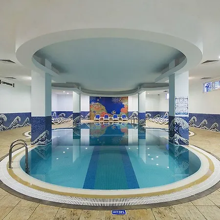 Catamaran Quality Times Resort 5*